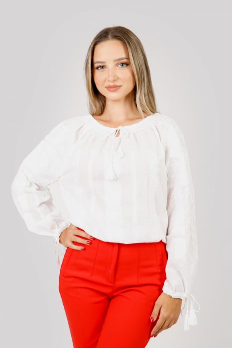 Ie traditionala alba cu motiv geometric alb Gratiela 02