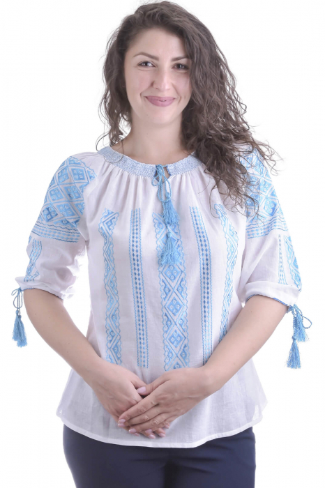 Ie traditionala alba cu motiv geometric albastru Gratiela 05