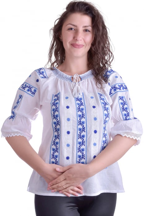 Ie traditionala alba cu motiv geometric albastru Sonia 01