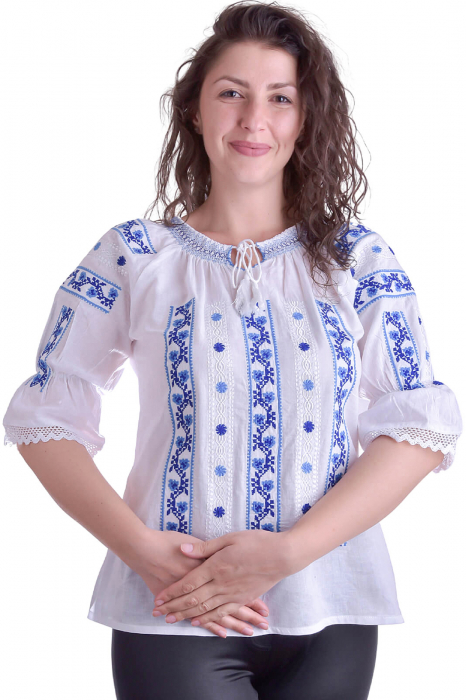 Ie traditionala alba cu motiv geometric albastru Sonia 01