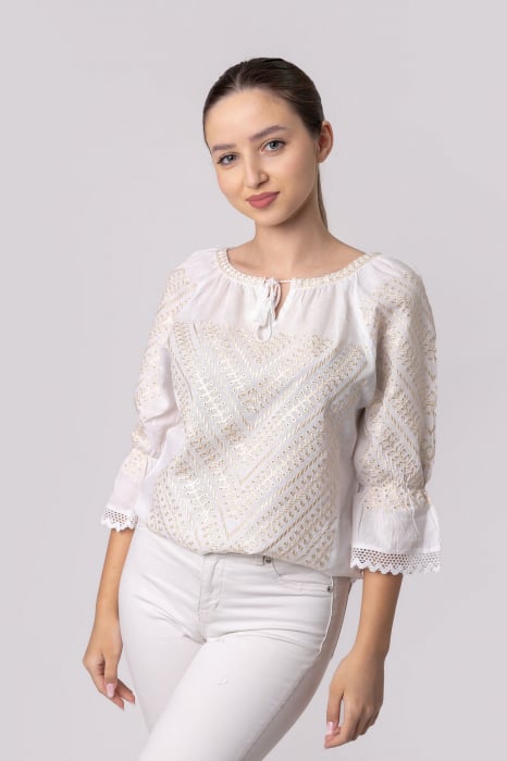 Ie traditionala alba cu motiv geometric auriu Adnana 02