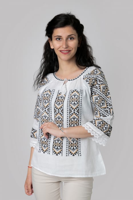 Ie traditionala alba cu motiv geometric crem Ina 01