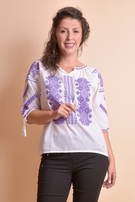 Ie traditionala alba cu motiv geometric mov Smaranda 05