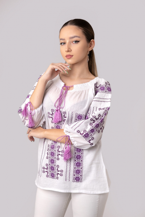 Ie traditionala alba cu motiv geometric mov Viorela 01