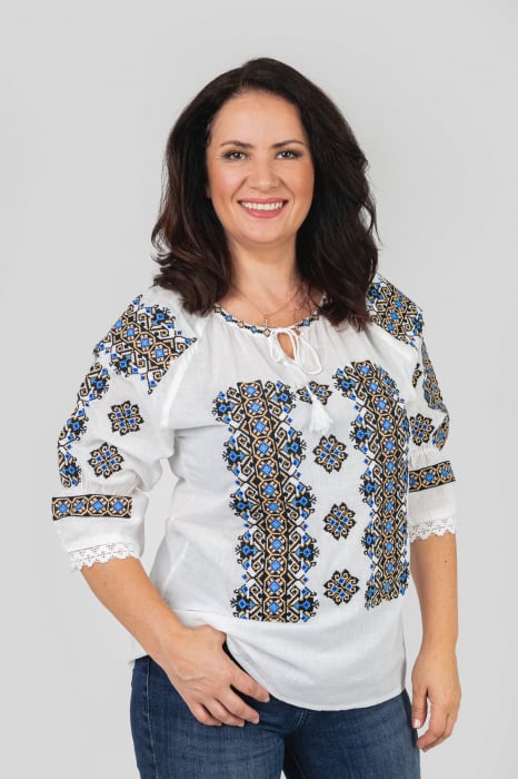Ie traditionala alba cu motiv geometric multicolor Anne 02