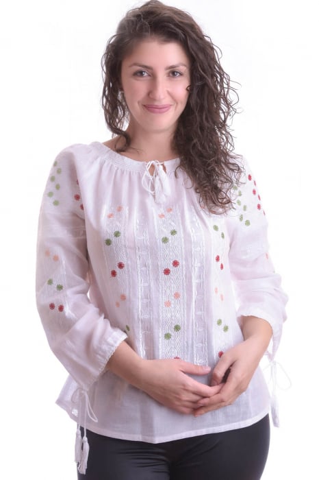 Ie traditionala alba cu motiv geometric multicolor Crina 01