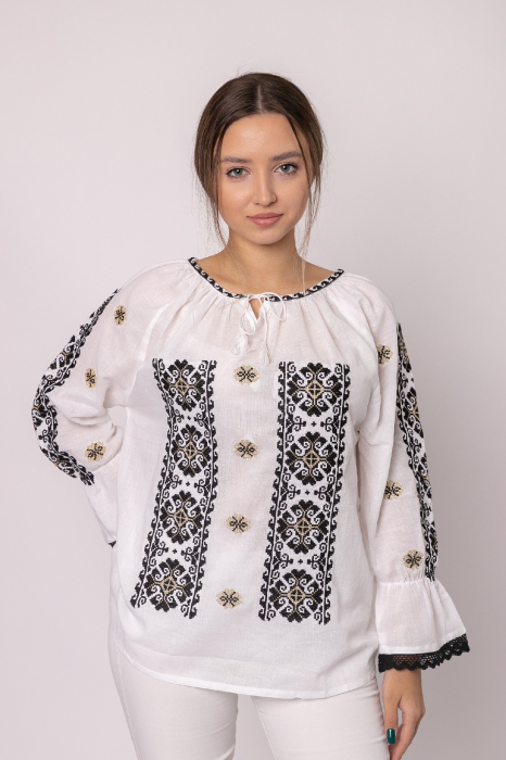 Ie traditionala alba cu motiv geometric negru Cornelia - maneca lunga