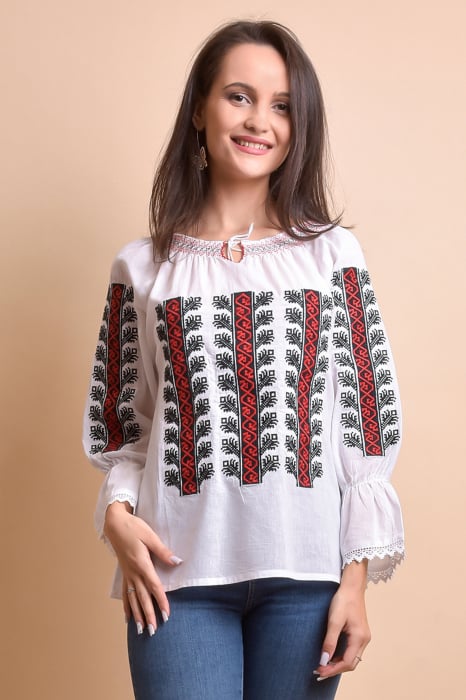 Ie traditionala alba cu motiv geometric rosu Cezara 02