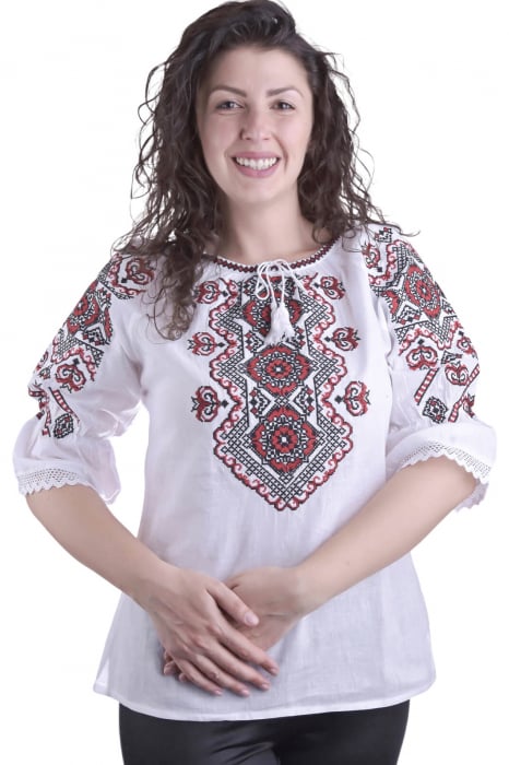 Ie traditionala alba cu motiv geometric rosu Ligia 01
