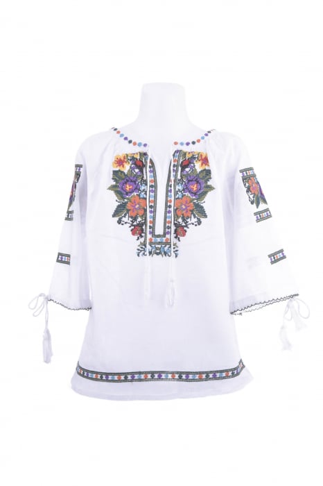 Ie traditionala alba pentru fetite cu motiv floral multicolor Sabina
