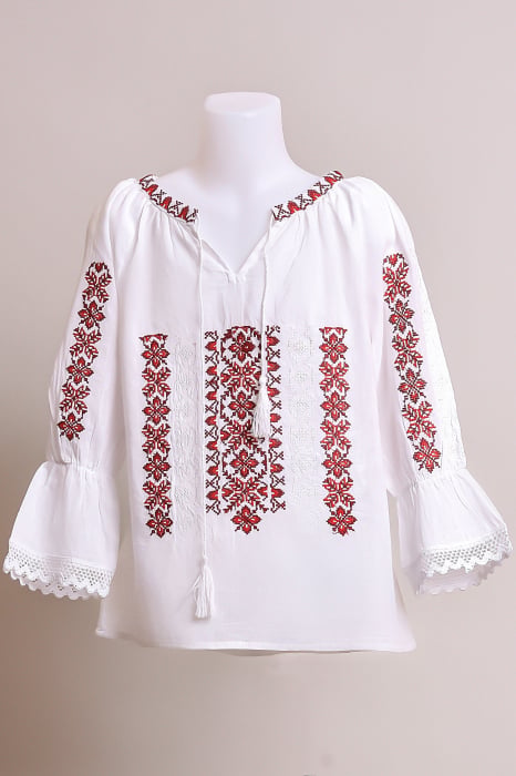 Ie traditionala alba pentru fetite cu motiv floral rosu Beatrice