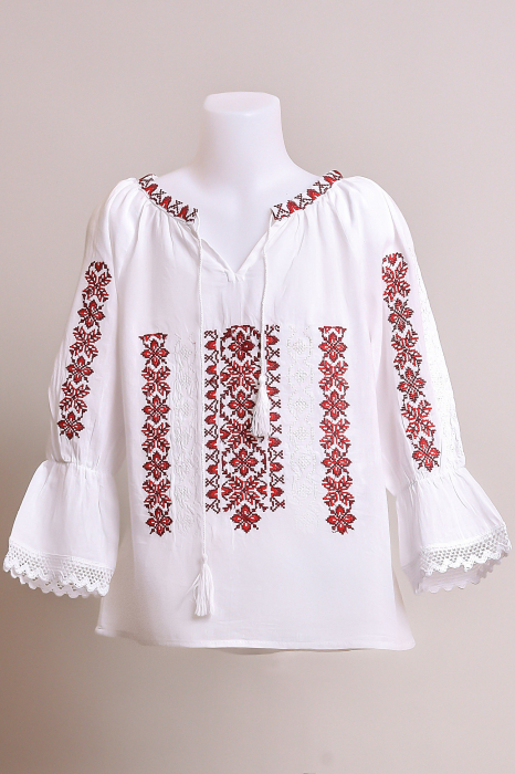 Ie traditionala alba pentru fetite cu motiv floral rosu Beatrice