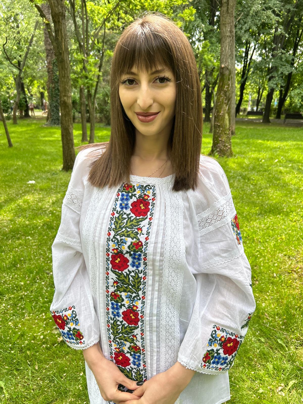 Ie tradițională femei TM1053 *motive florale* - XXL