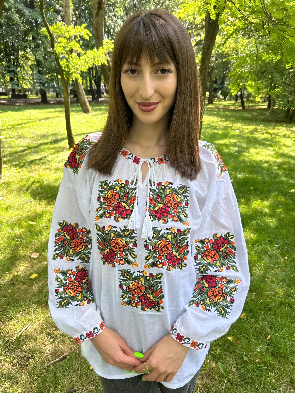 Ie tradițională femei TM1215 *motive florale* - S