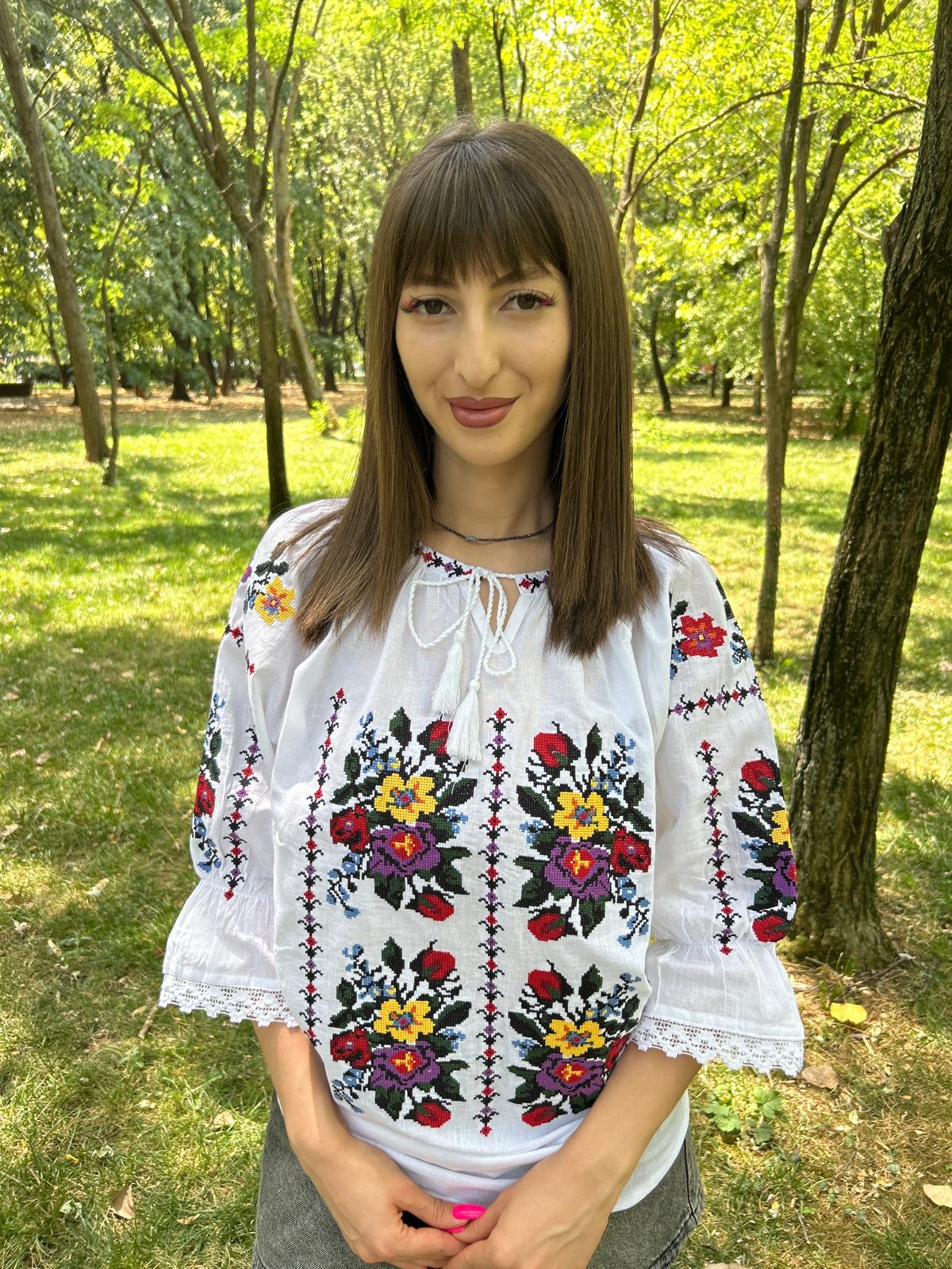 Ie tradițională femei TM1316 *motive florale* - L