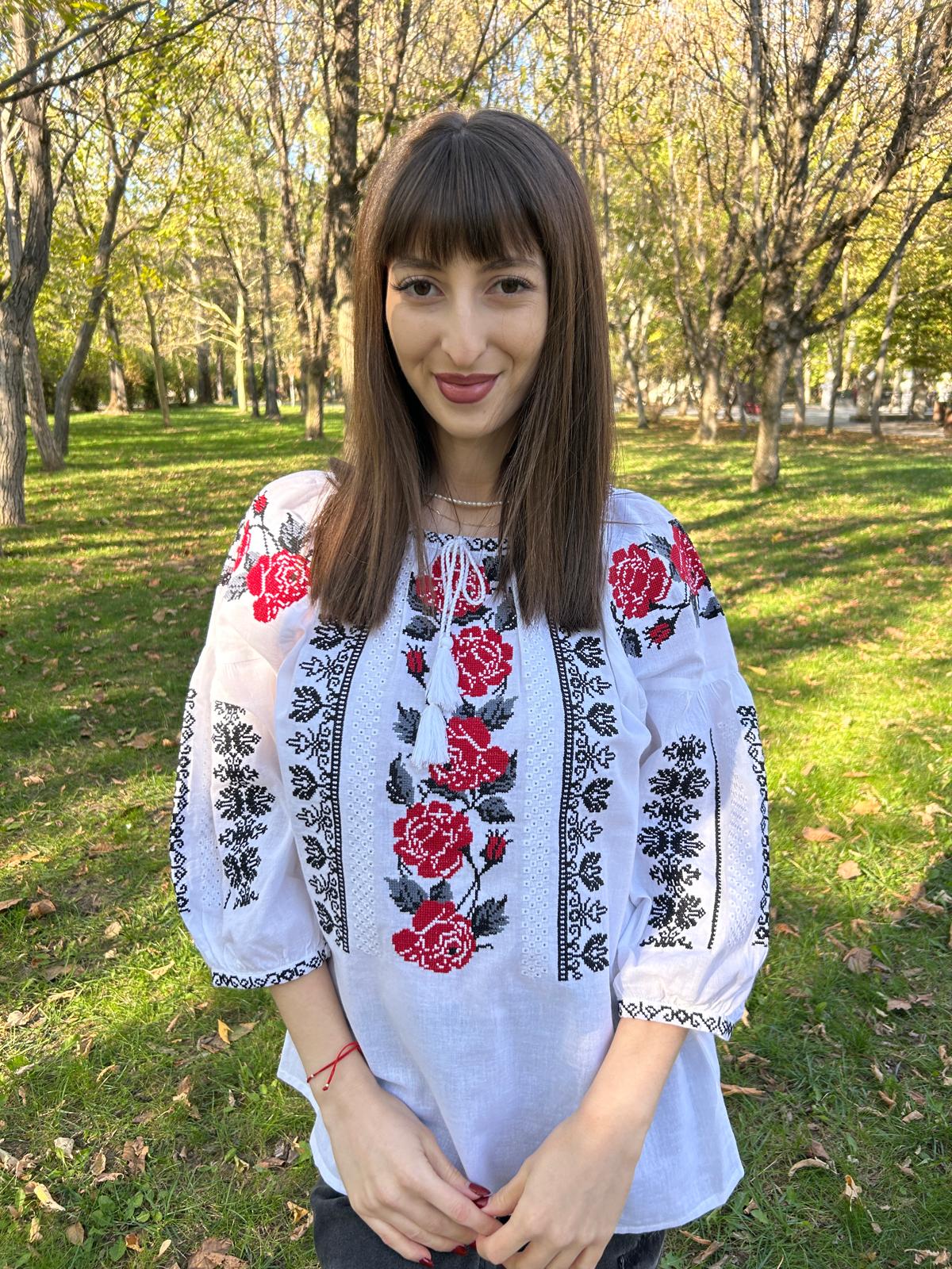 Ie tradițională femei TM1462 *motive florale* - M