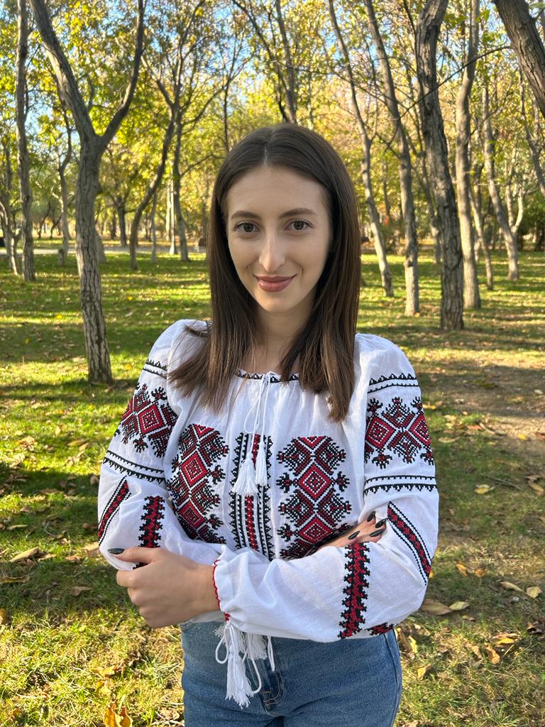 Ie tradițională femei TM16 – fir roșu și negru - 3XL