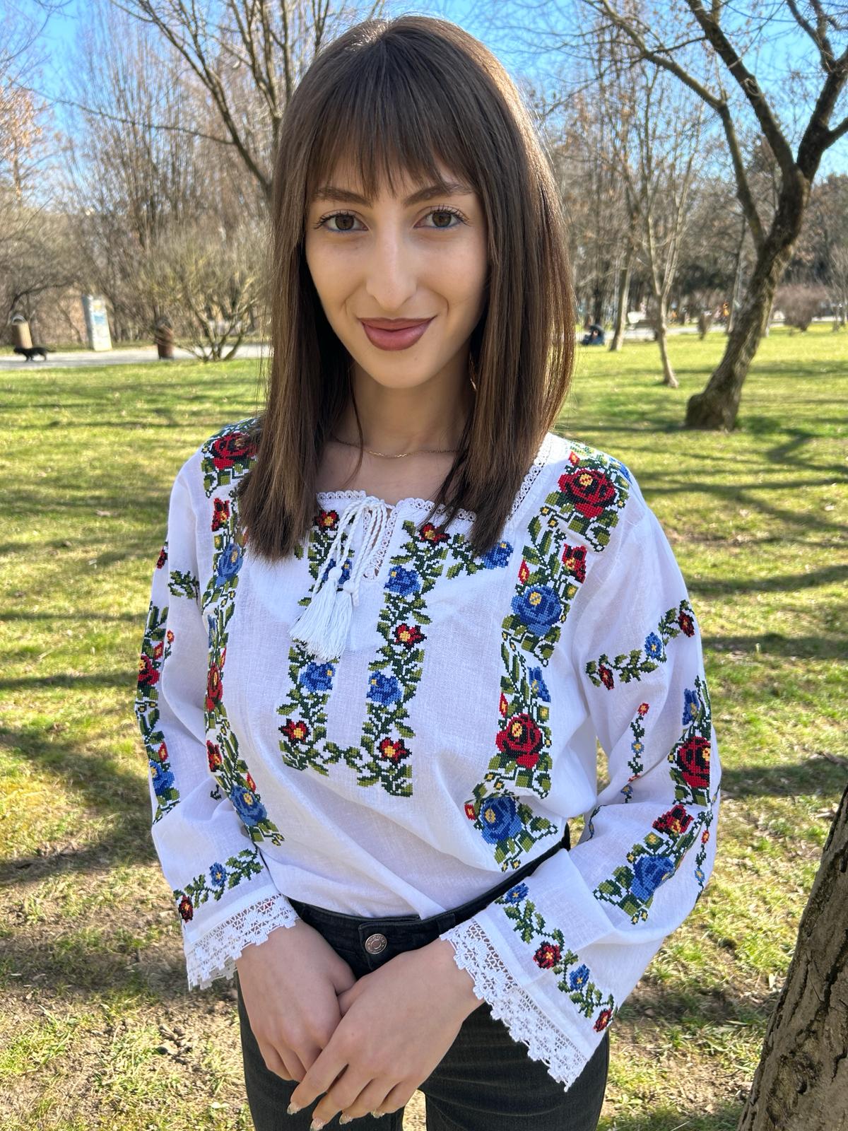 Ie tradițională femei TM162 *motive florale* - M