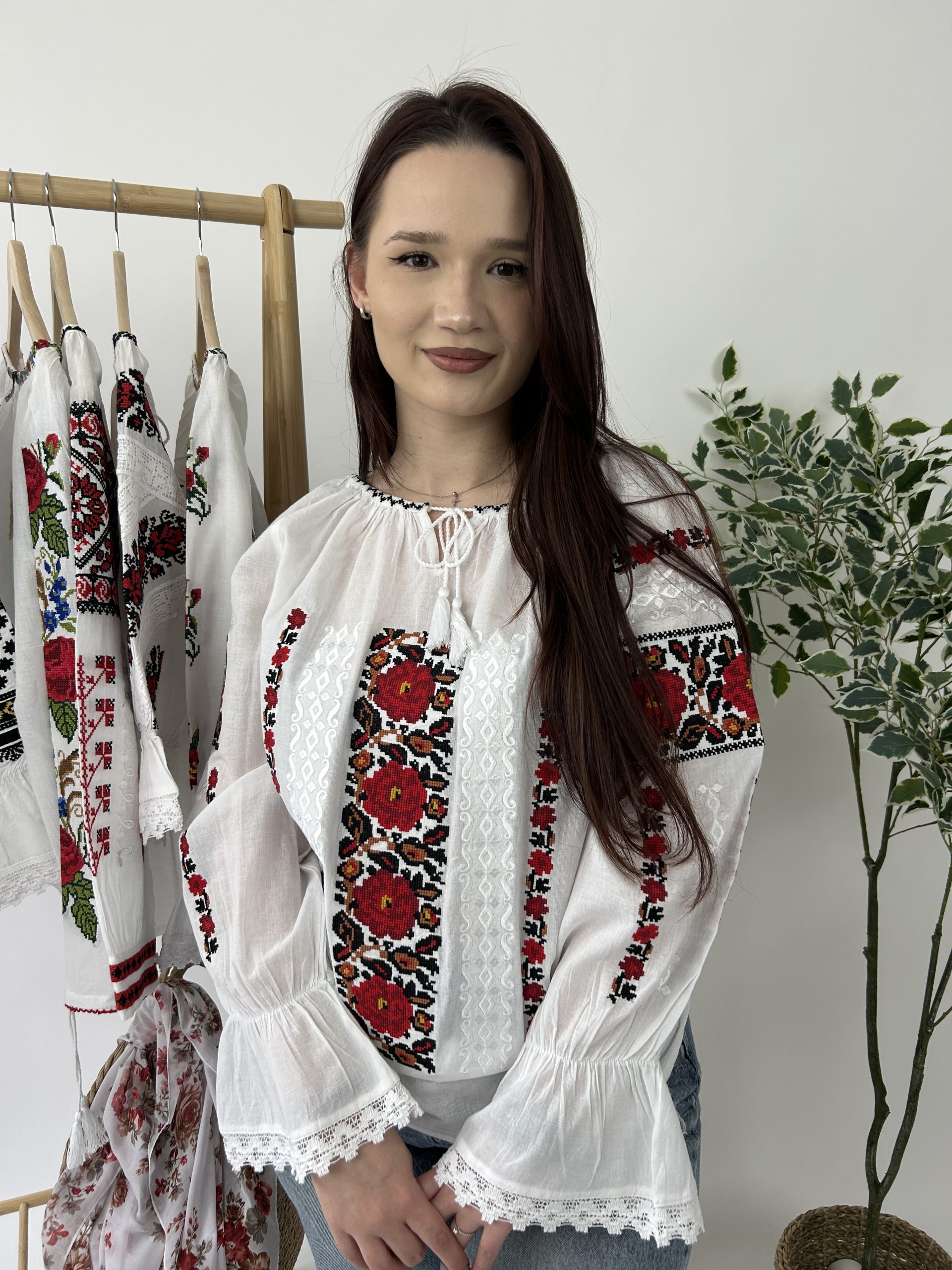 Ie tradițională femei TM1873 *motive florale* - M