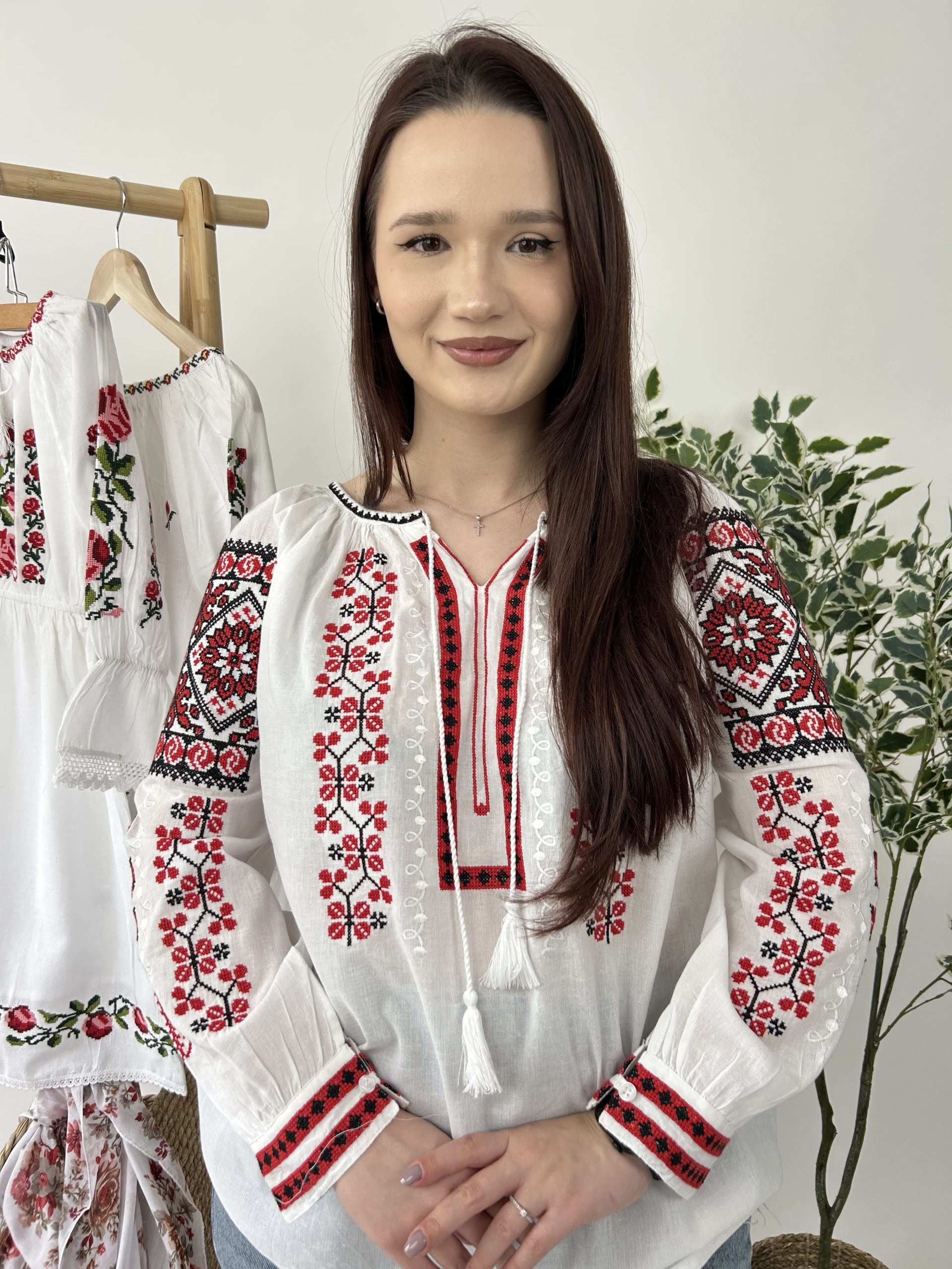 Ie tradițională femei TM1877 *motive florale* - XXL