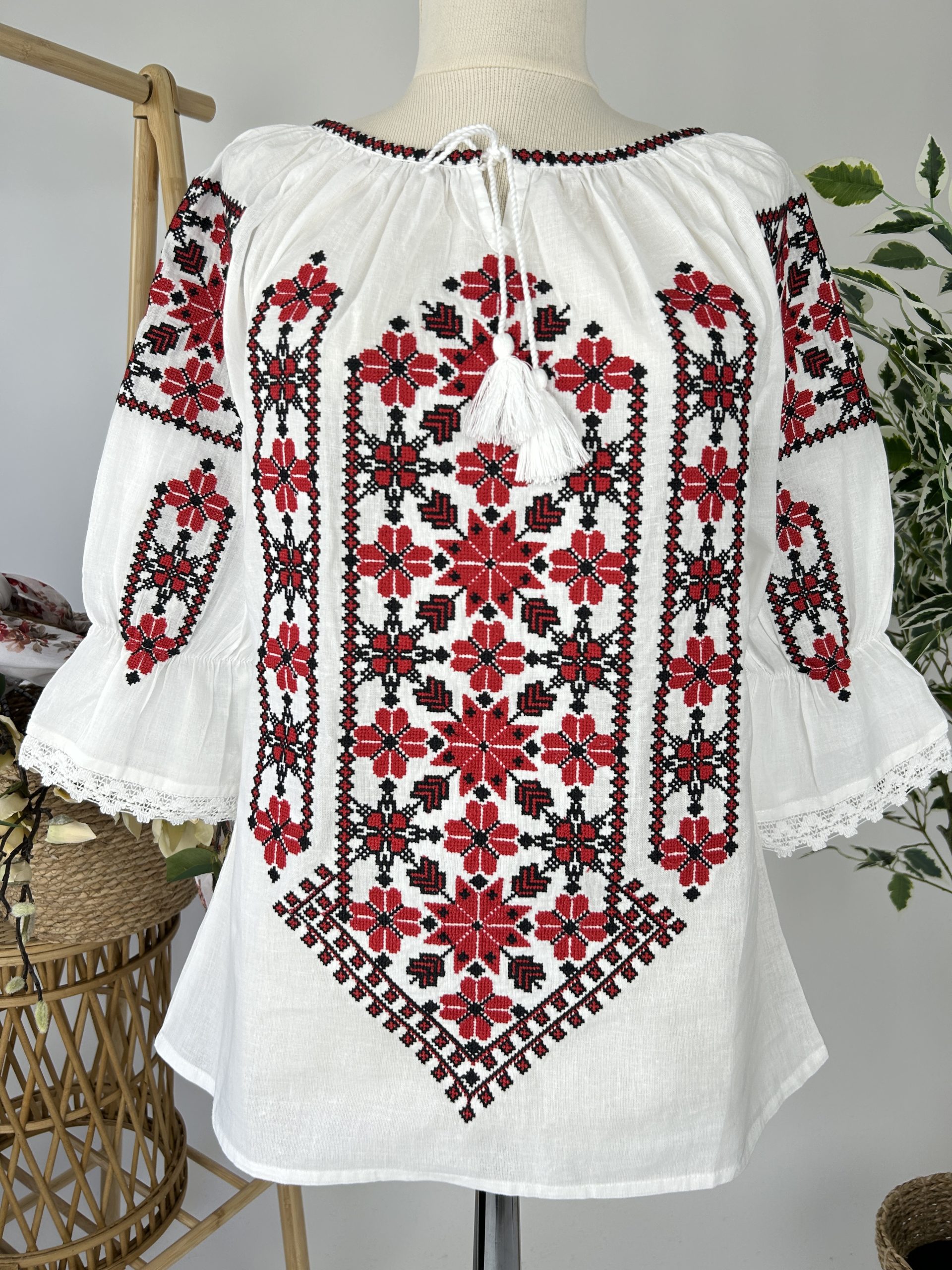 Ie tradițională femei TM1897 motive florale - XXL
