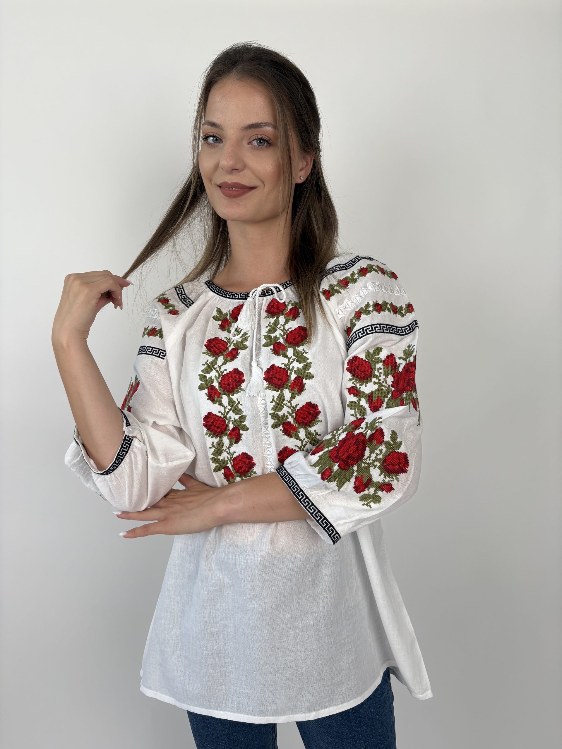 Ie tradițională femei TM2069 *trandafiri roșii* - XXL