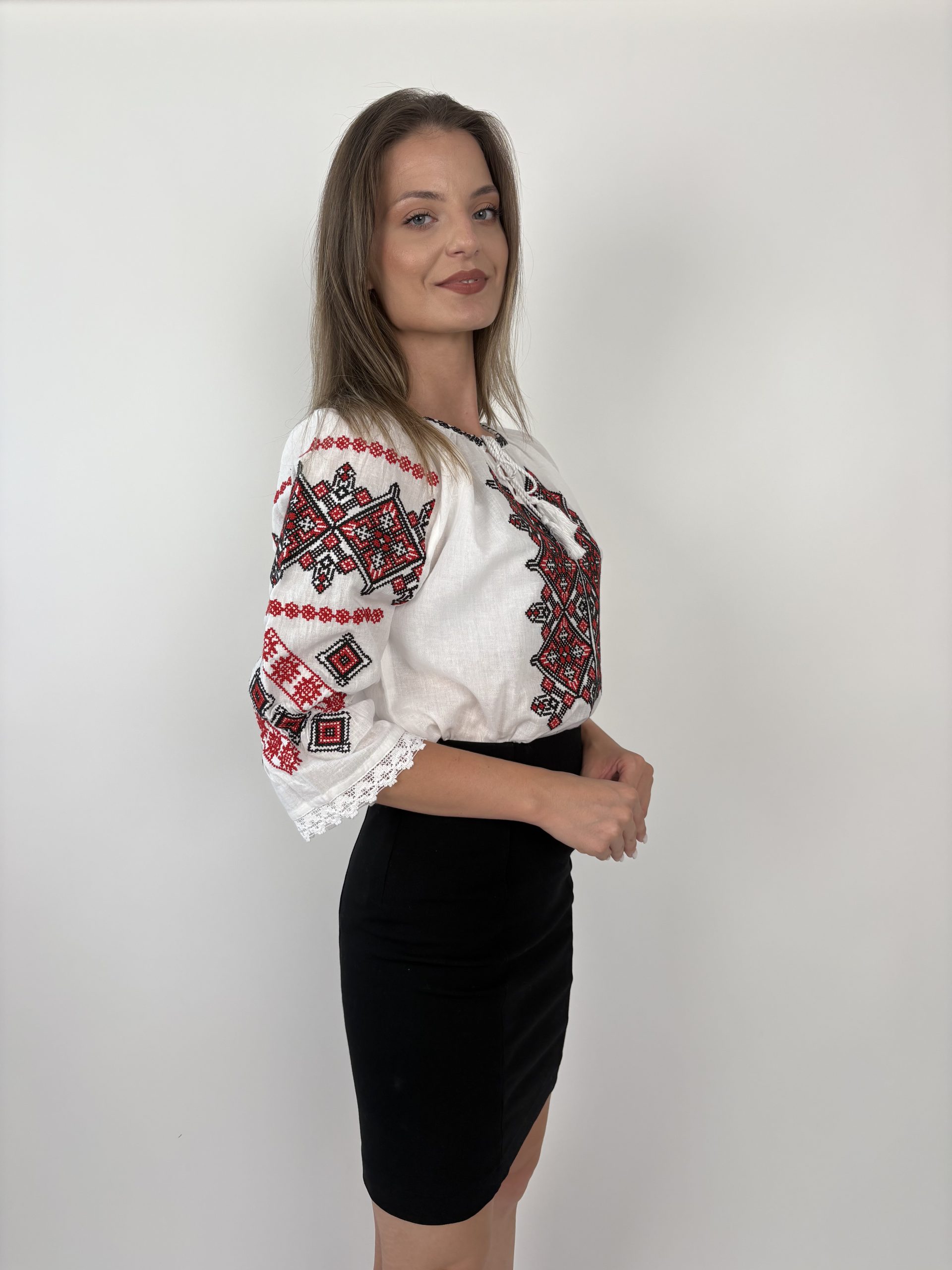 Ie tradițională femei TM2073 *motive geometrice* - S