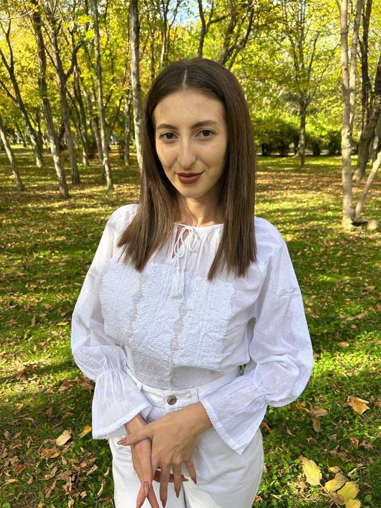Ie tradițională femei TM48 – magie albă - XXL