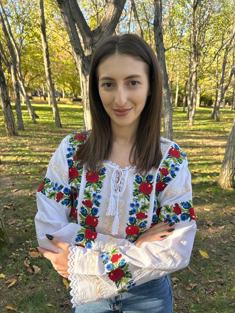 Ie tradițională femei TM71 – motive florale - L