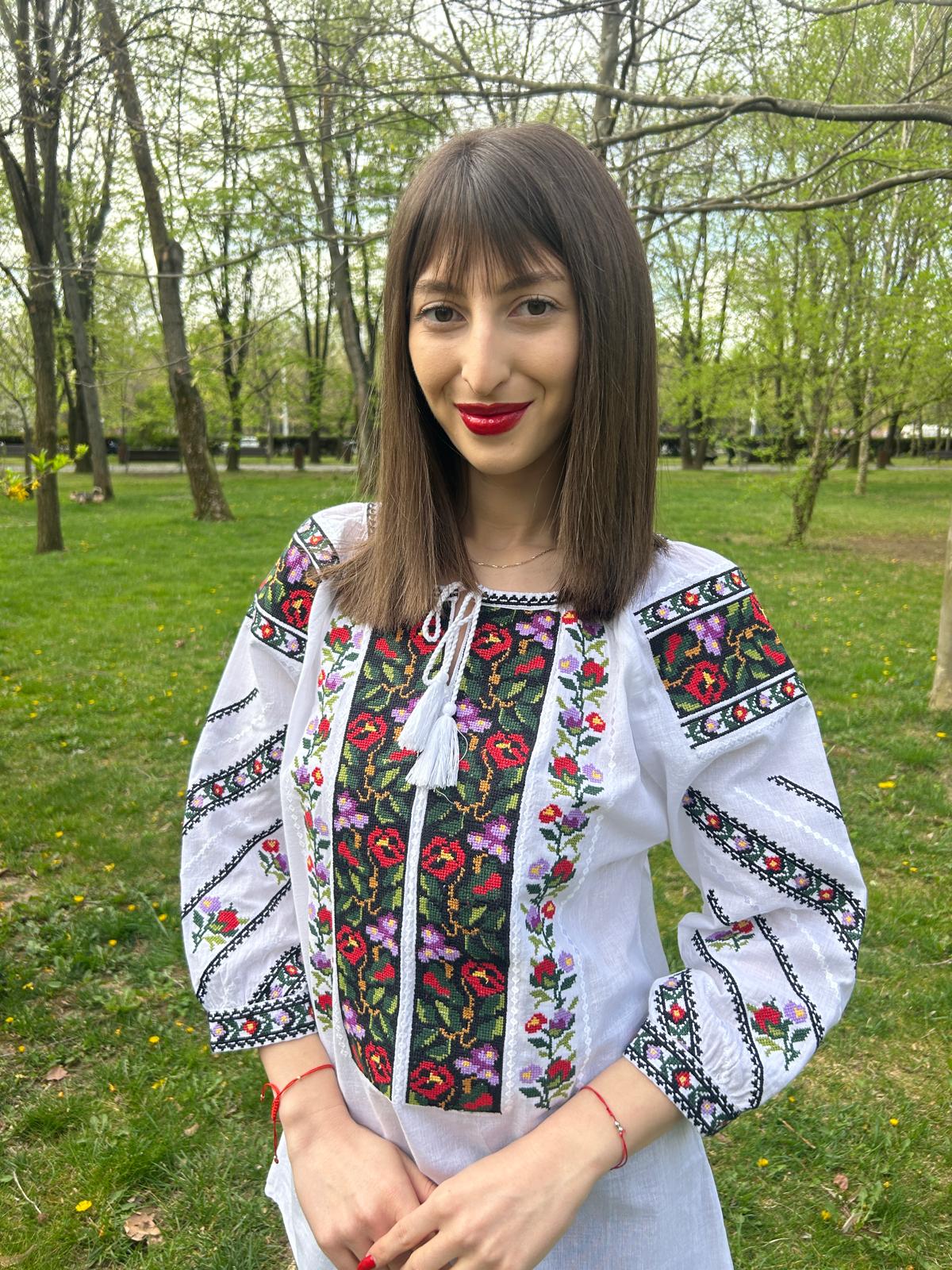 Ie tradițională femei TM997 *motive florale* - XL