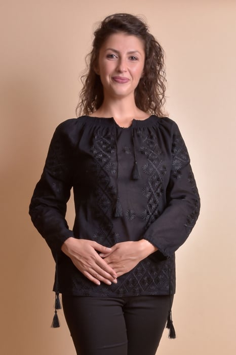 Ie traditionala neagra cu motiv floral negru Codrina 07