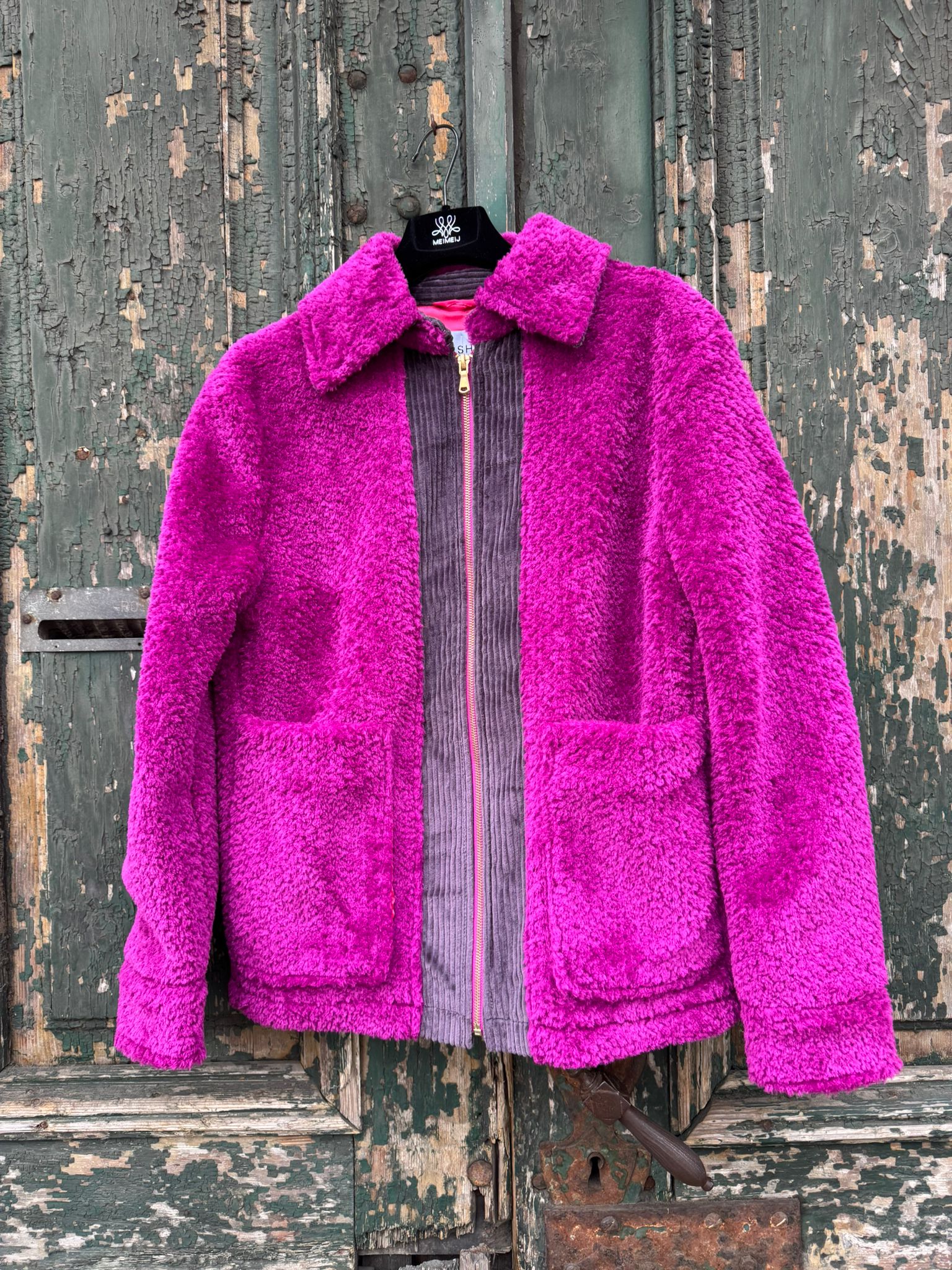 Jachetă Teddy - L INTL - Fucsia