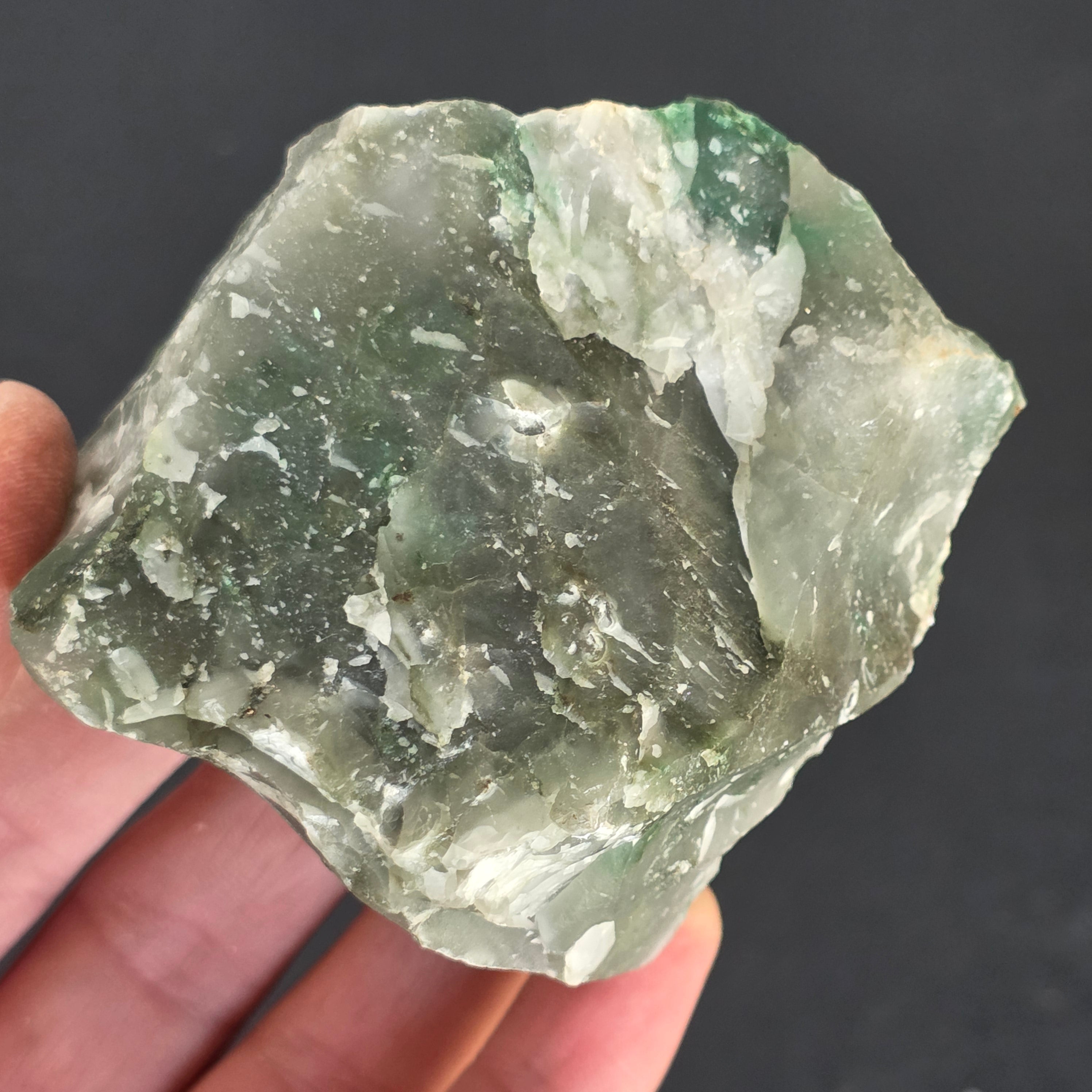 Jad verde piatra bruta model 31