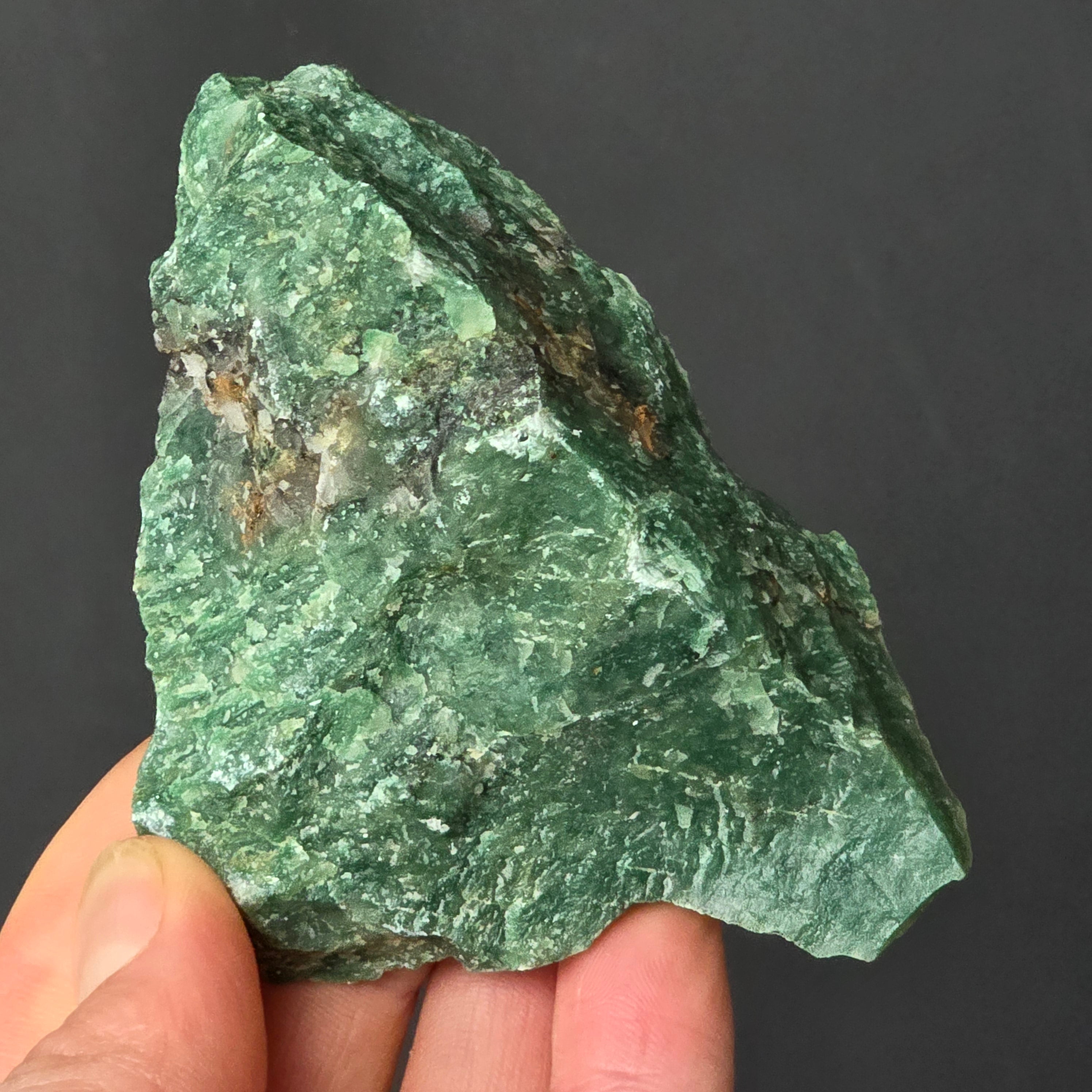 Jad verde piatra bruta model 33