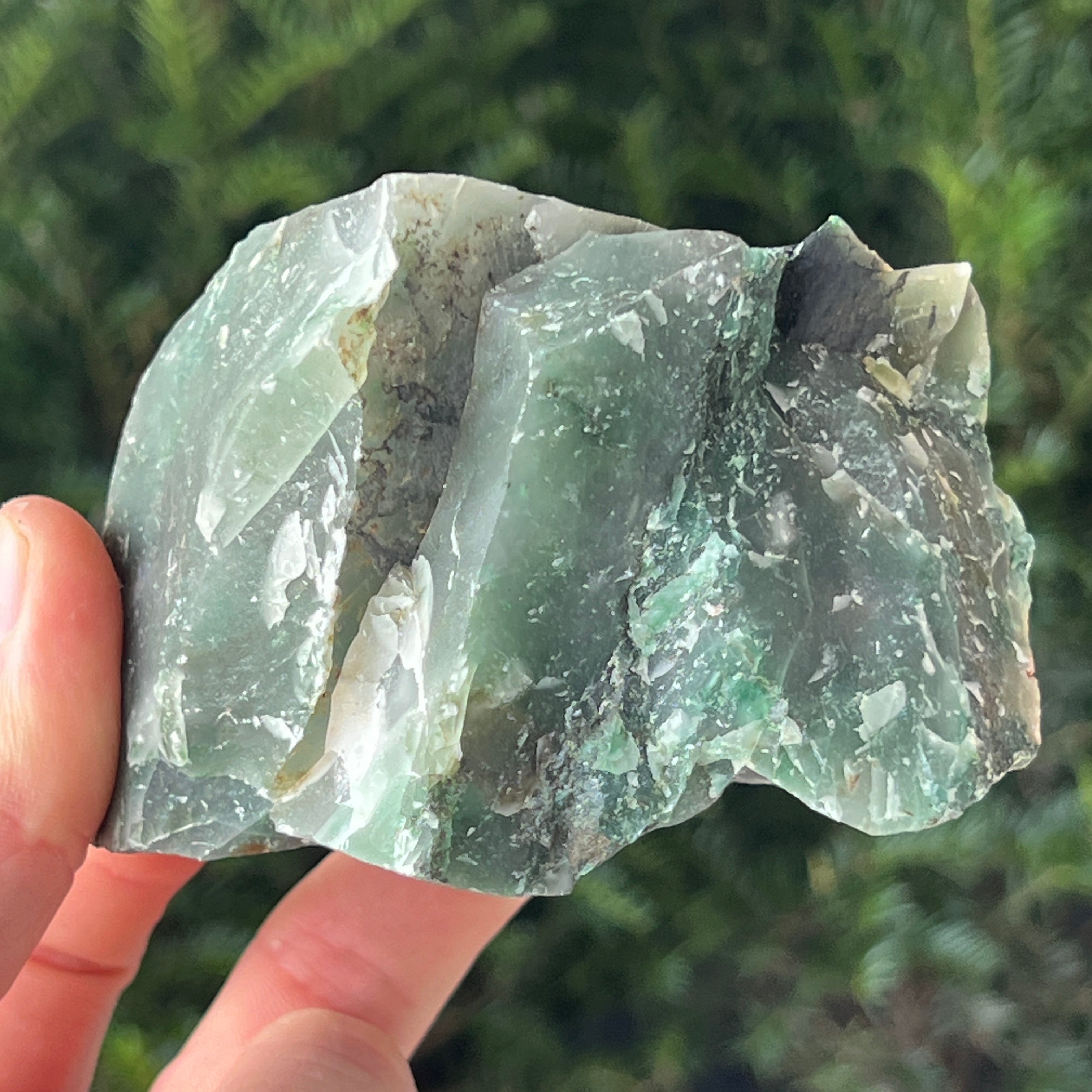 Jad verde piatra bruta model 43