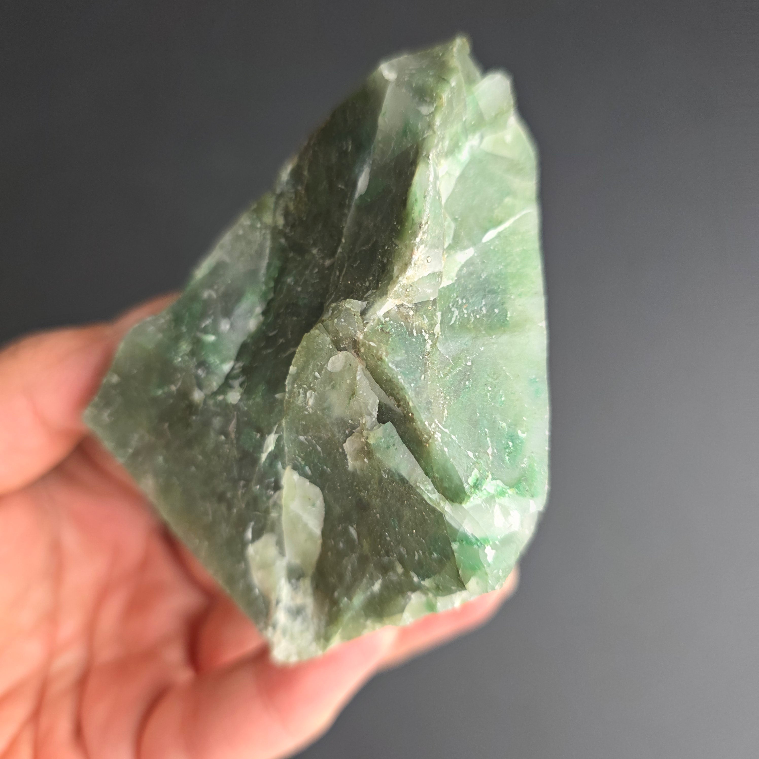 Jad verde piatra bruta model 4A