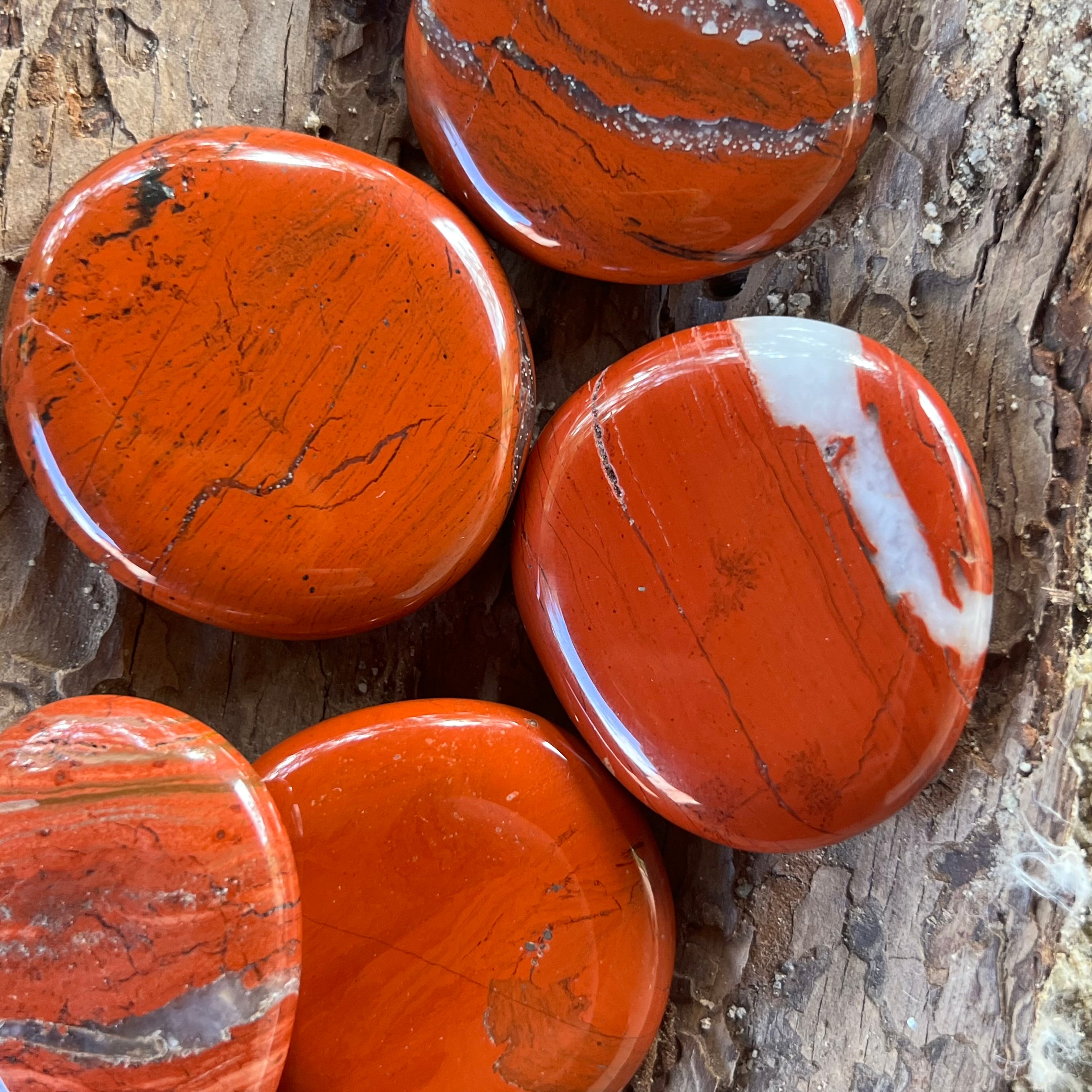 Jasp rosu palmstone 4-5 cm