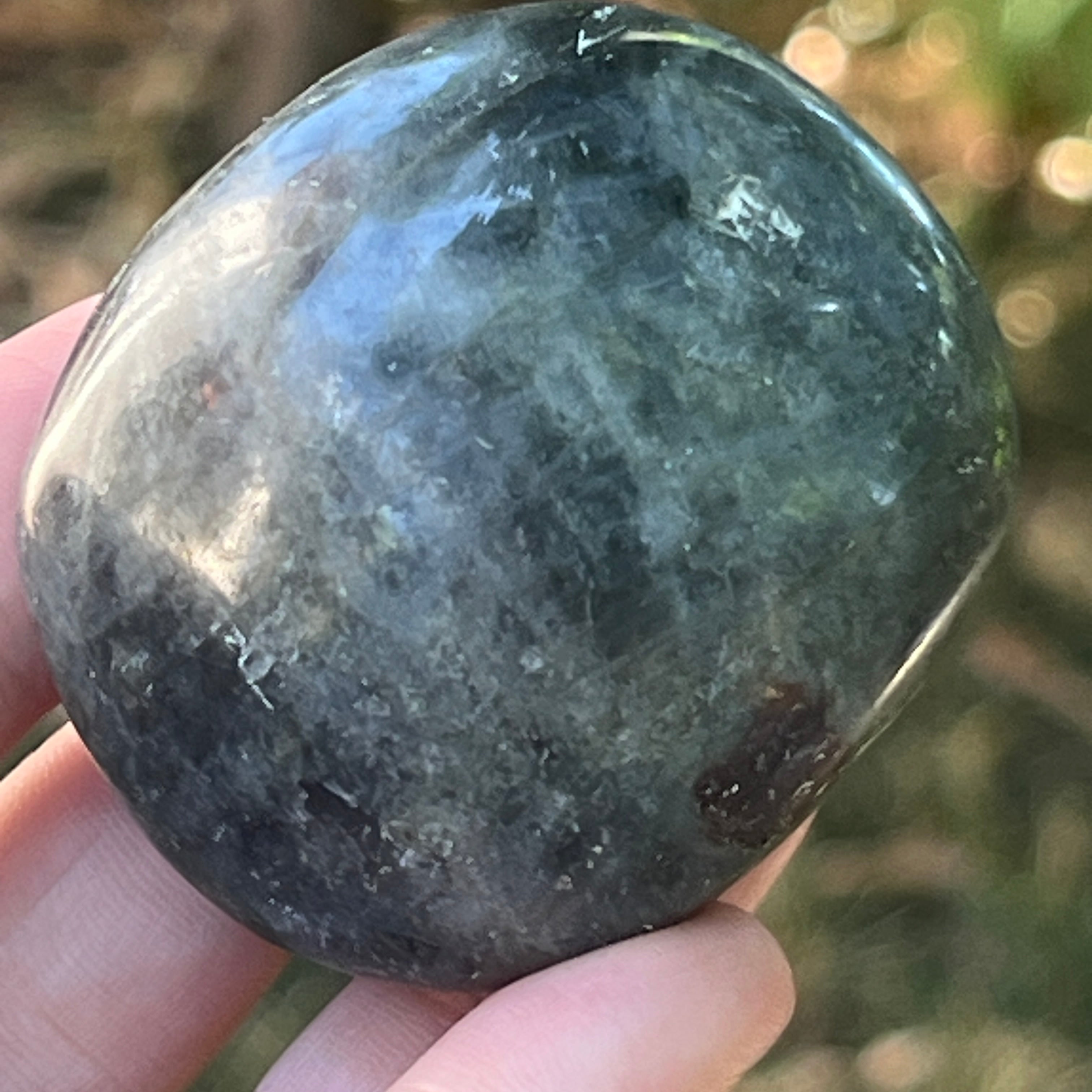 Labradorit palm stone din Madagascar model 3