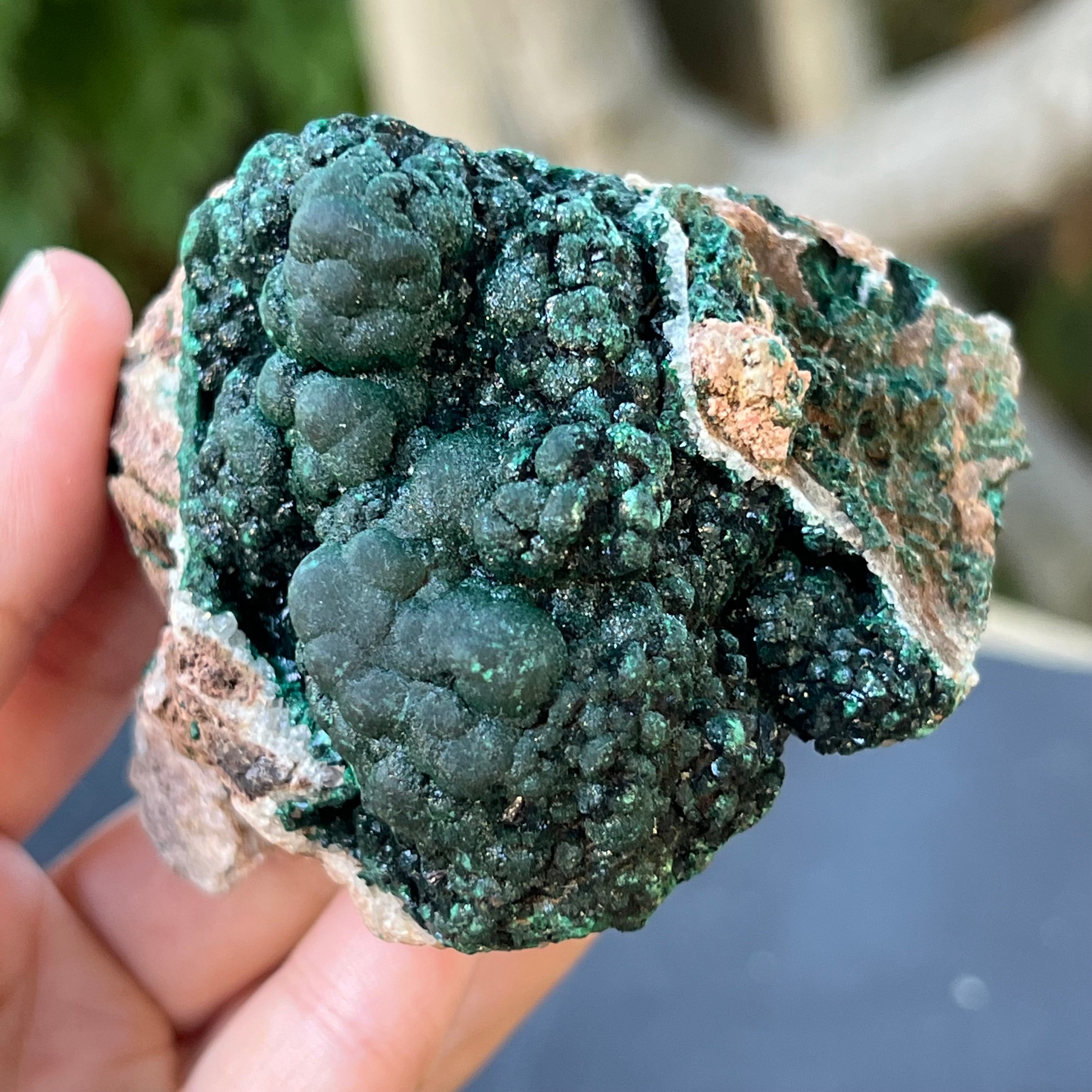 Malachit in matrix cuart si dolomit din Congo model 1