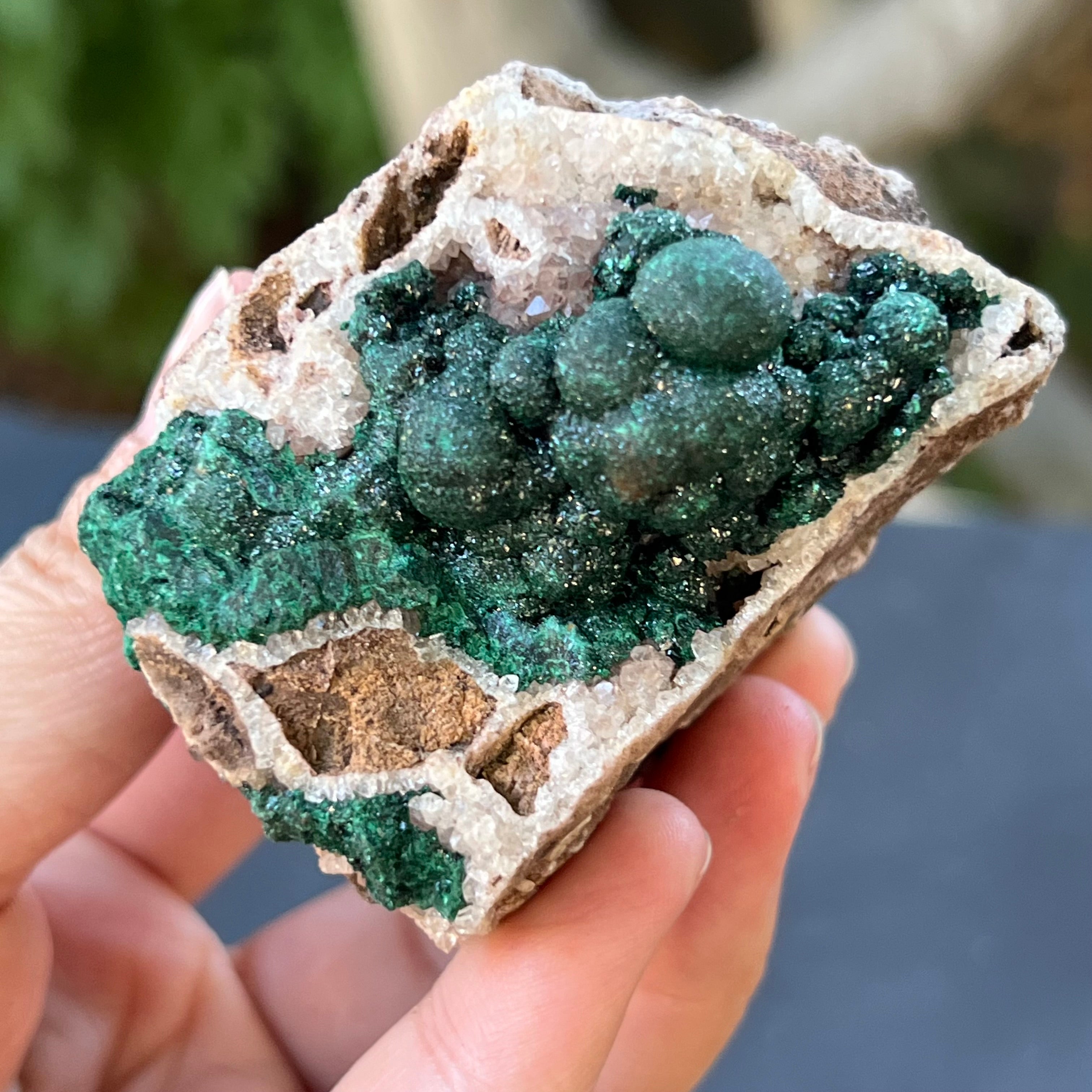 Malachit in matrix cuart si dolomit din Congo model 5