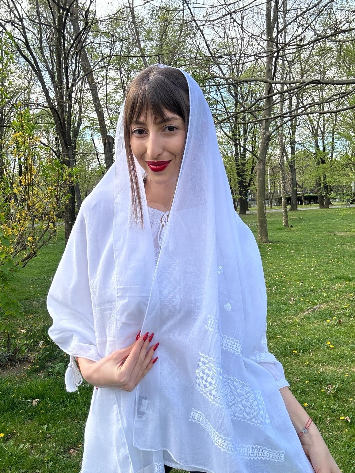 Maramă tradițională brodată TM915 magie albă