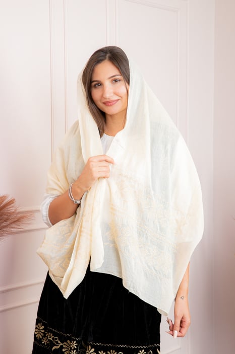 Marama traditionala crem cu broderie geometrica aurie Ramona 04
