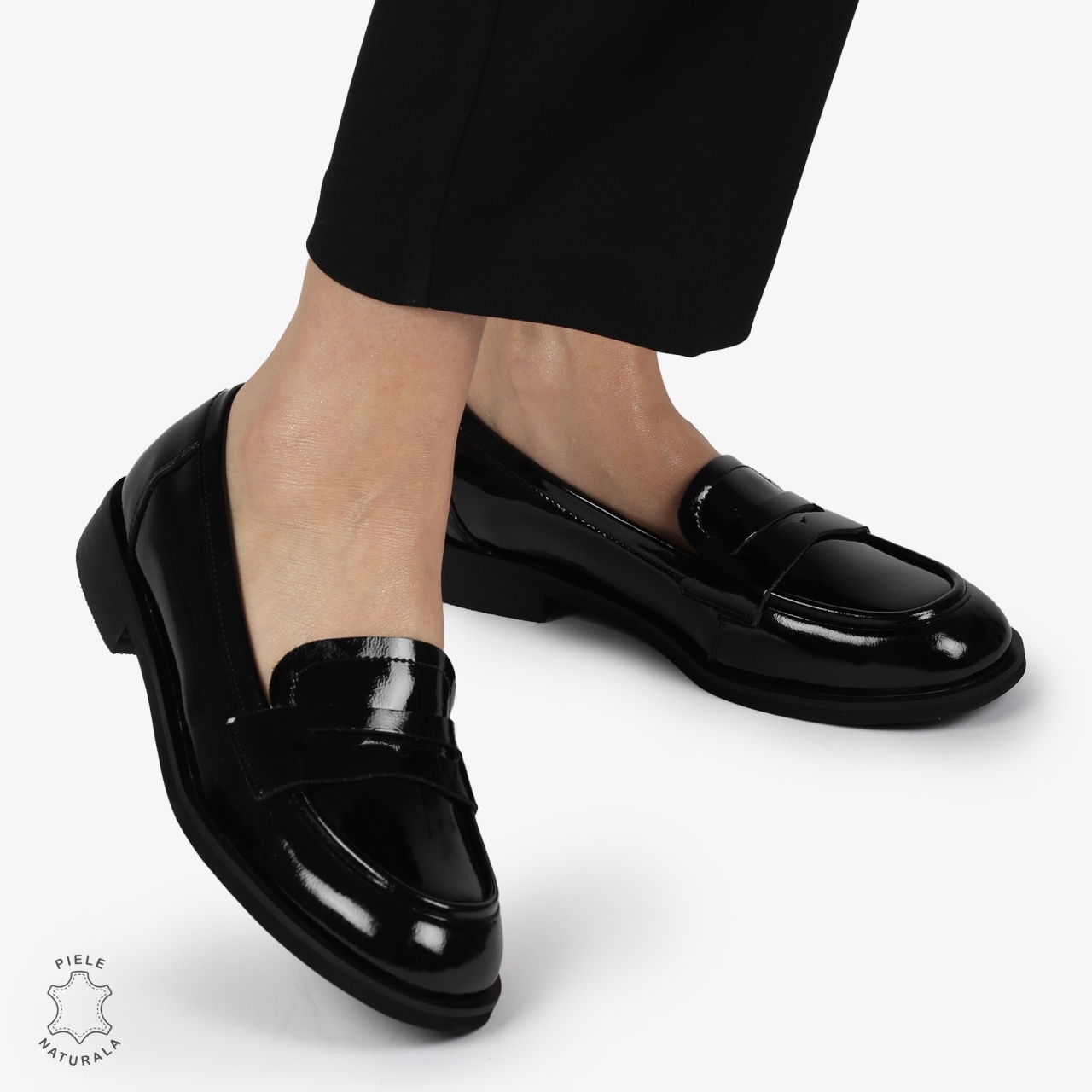 Mocasini dama din Piele Naturala LACUITA CU CATARAMA CRL1366 NEGRU