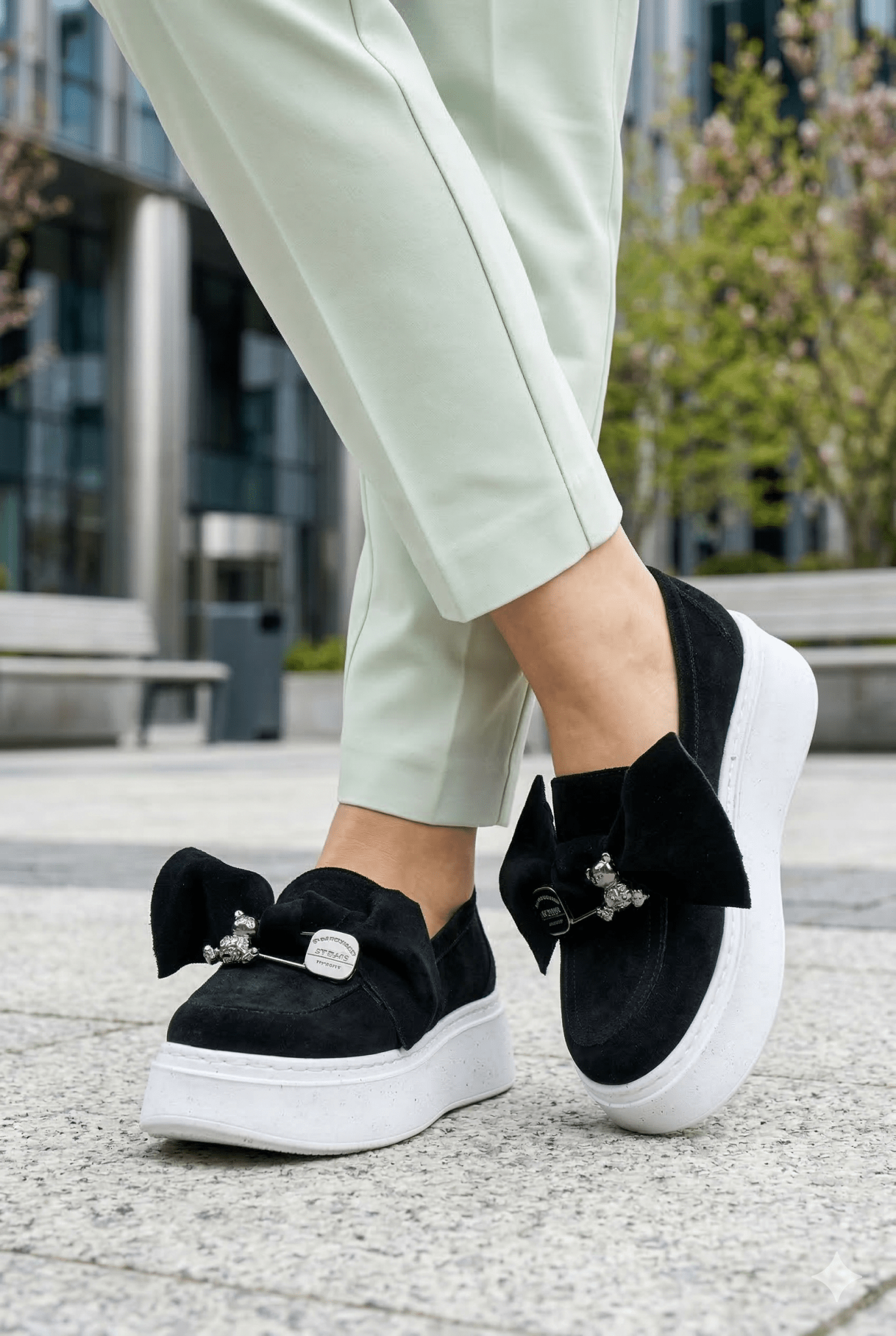 Mocasini Din Piele Negri cu Accesoriu - TESSA BLACK