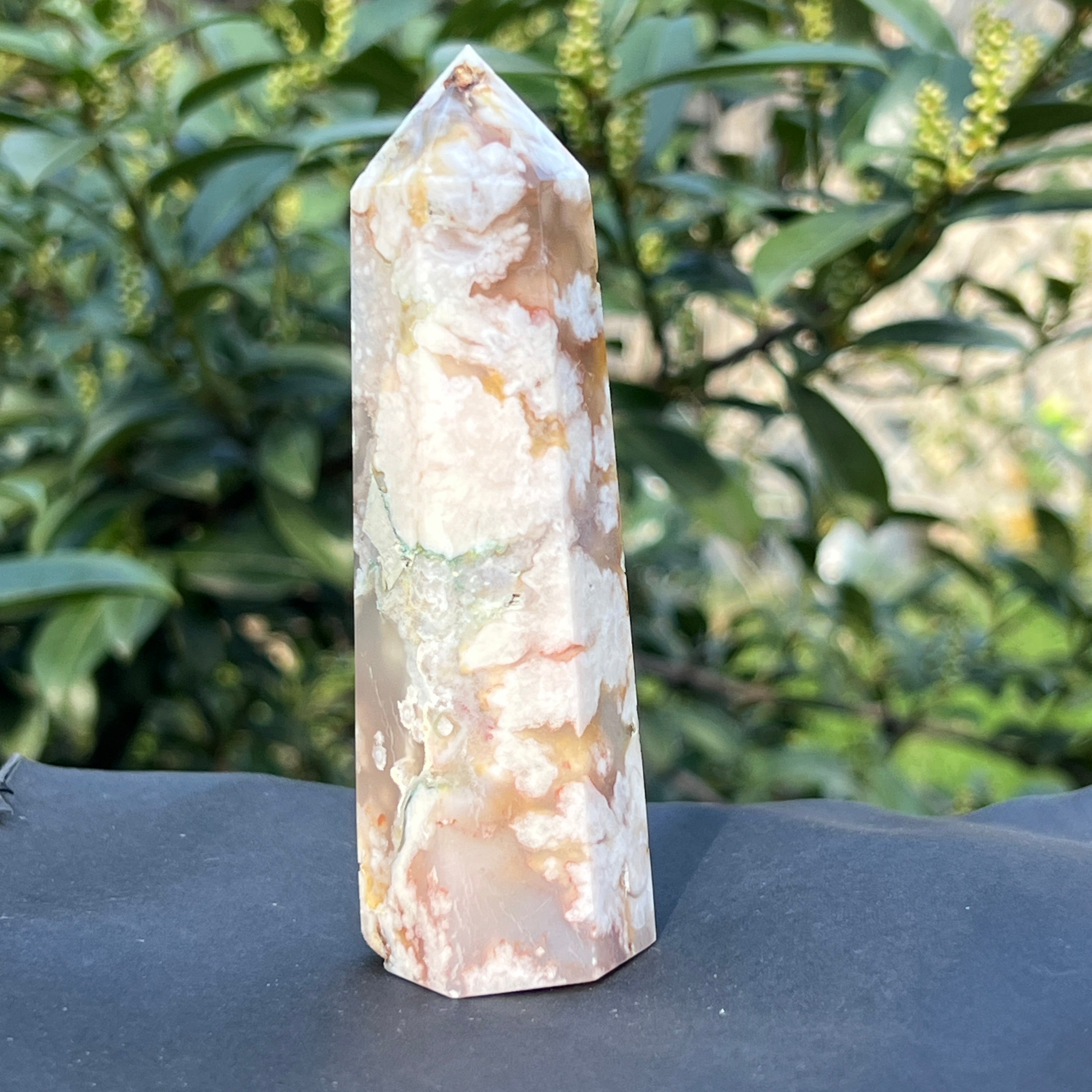 Obelisc agat coral floare model 3