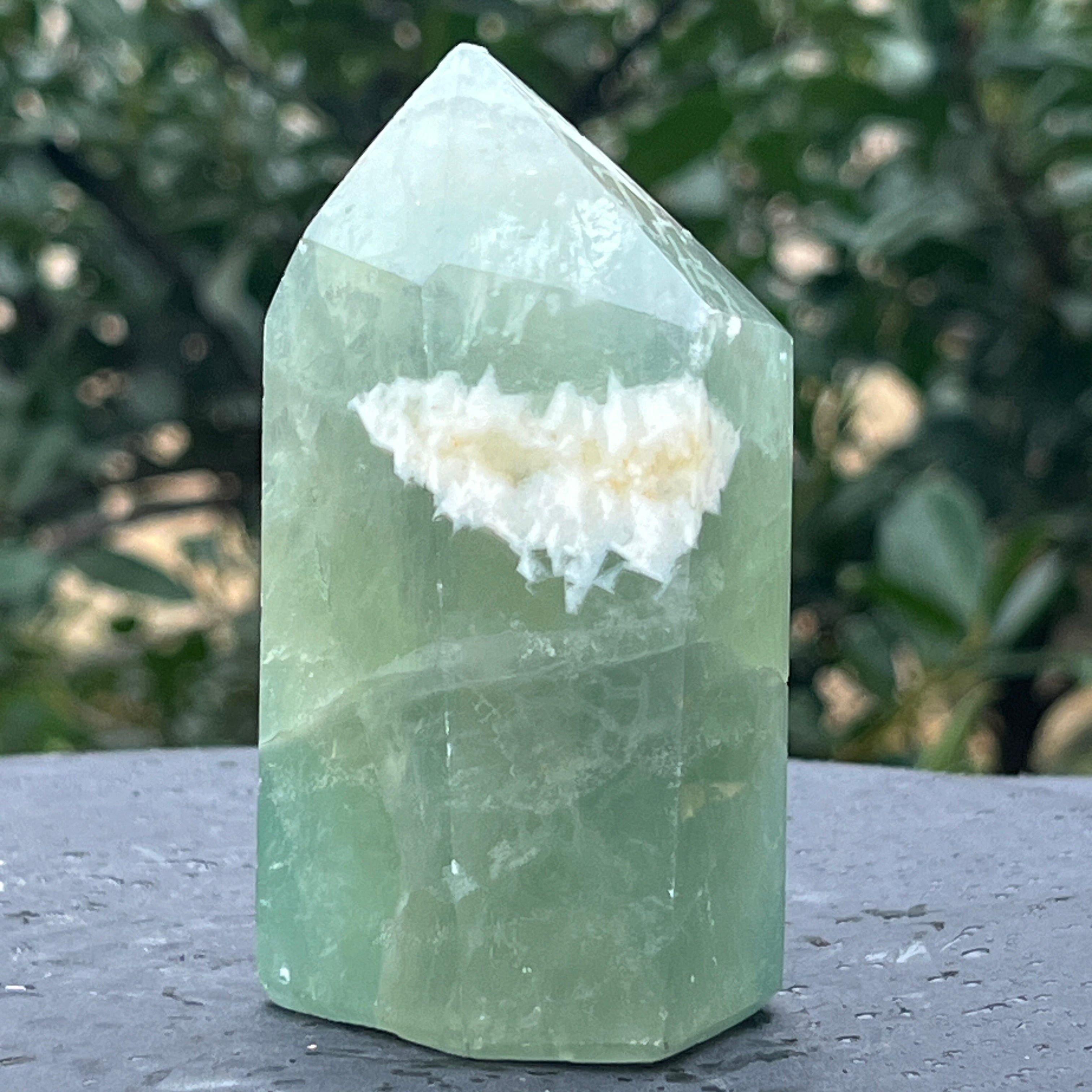 Obelisc fluorit verde model 23