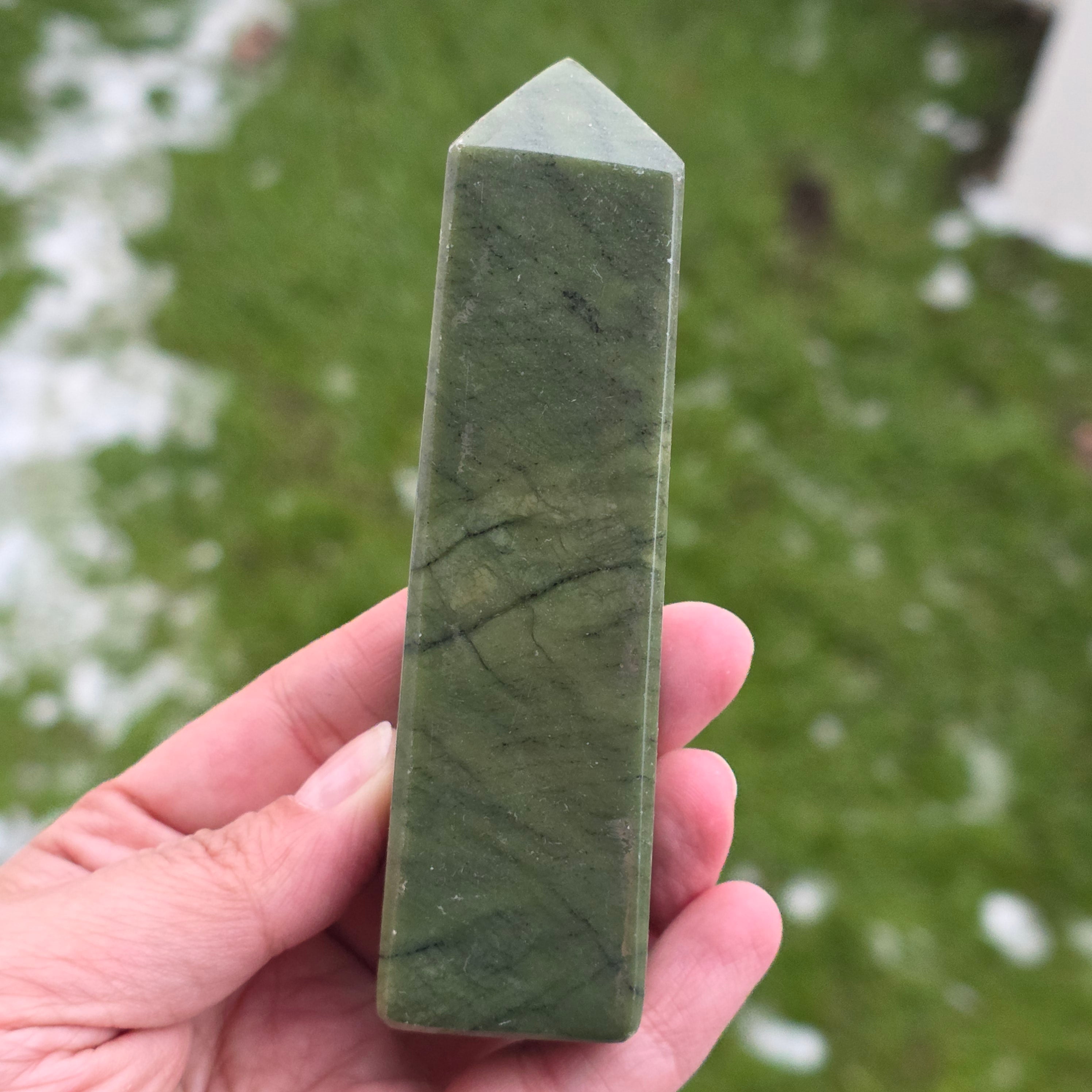 Obelisc jad verde, nefrit model 1