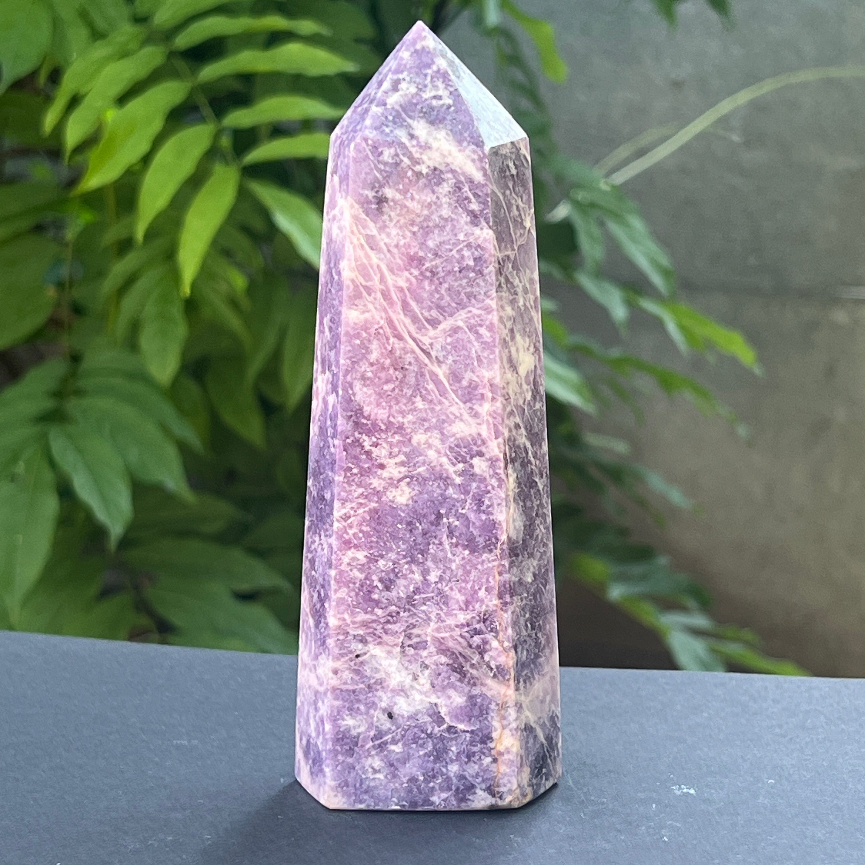 Obelisc lepidolit | Model L1
