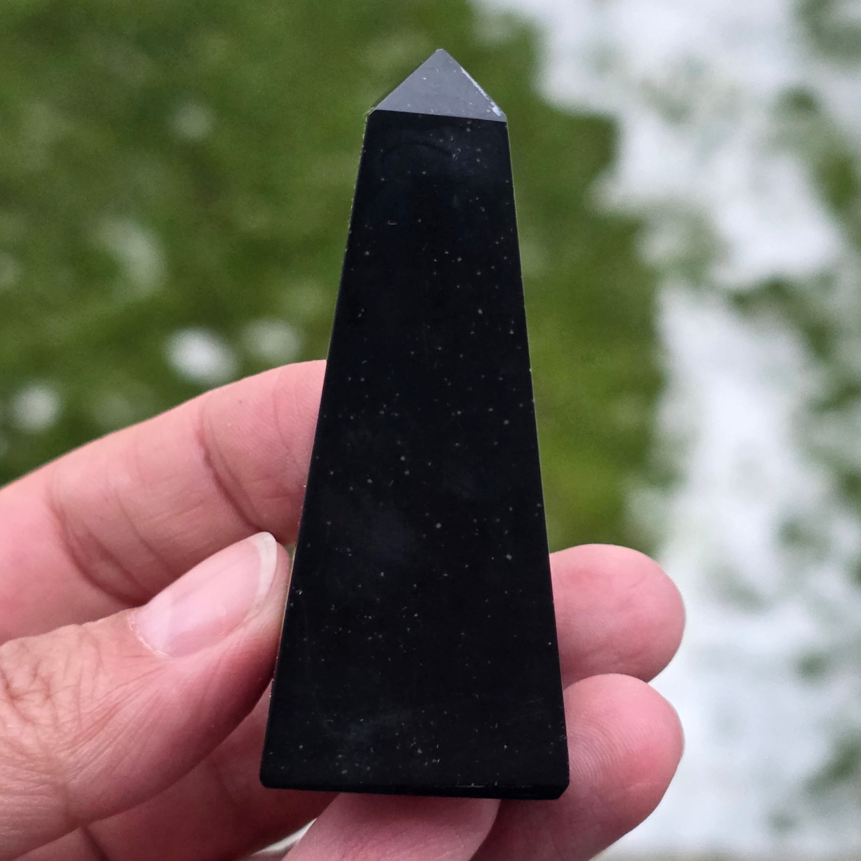 Obelisc onix negru model 2