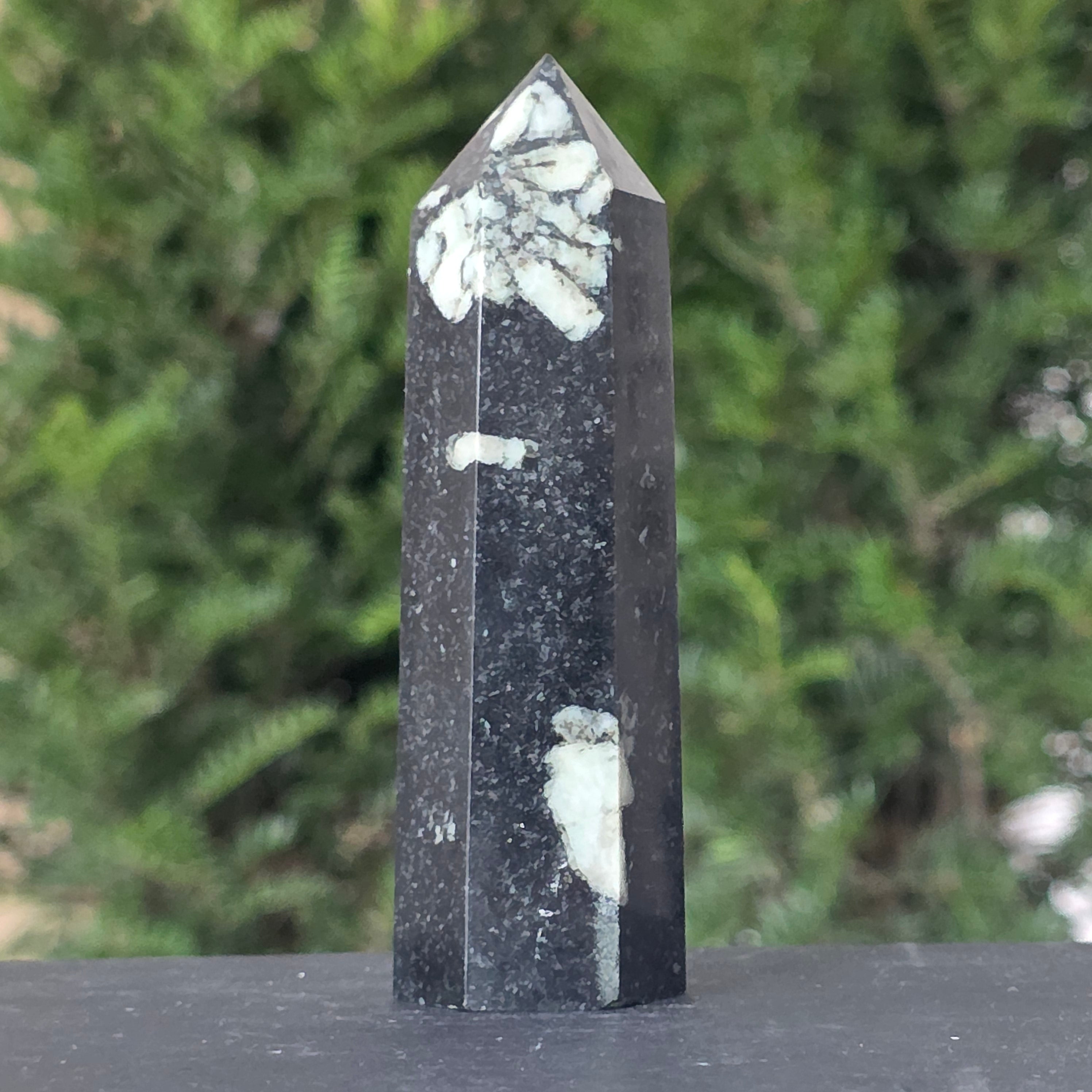 Obelisc piatra crizantema | Model 4